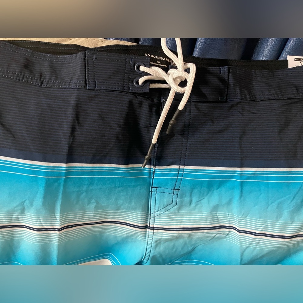New Men's No Boundaries NWT Blue & White Stripe Swim Board Shorts Size 40